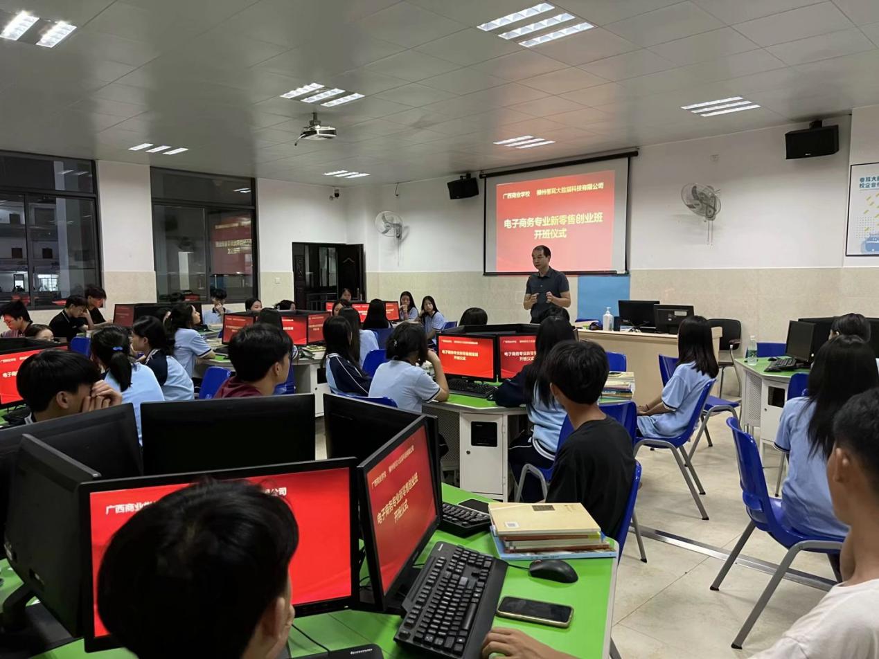 https://qungz.photo.store.qq.com/qun-qungz/V51uC2gd3VJ82o13kZyx35grzX0DF51w/V5bCQA3NDE1MjYxMzGCvv1kIjKdAQ!!/800?ek=1&kp=1&w5=1440&h5=1080&pt=7#sce=21-1-1&rf=groupPhoto