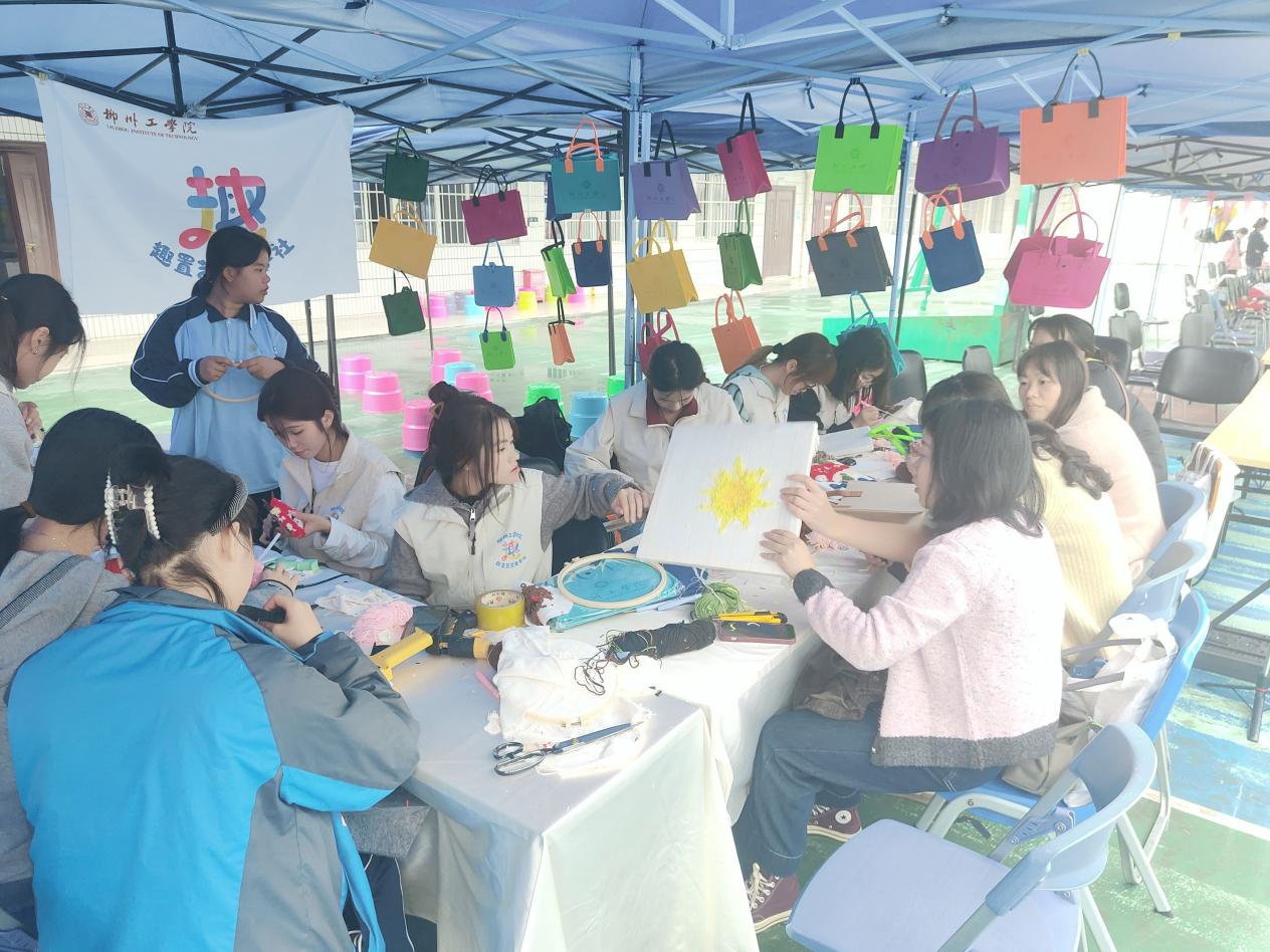 10柳州市职业院校社团展示 (6)