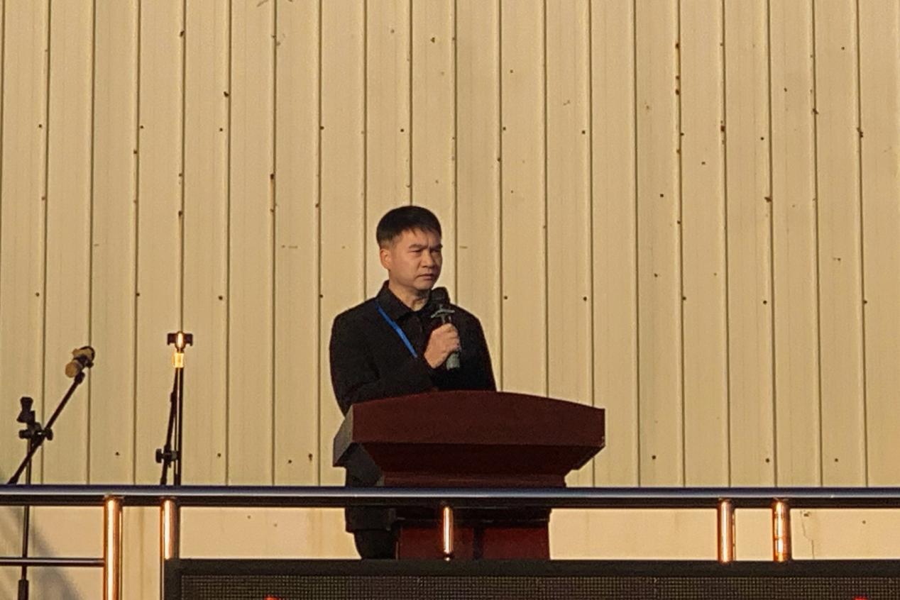 3.学校副校长黄强新致开幕辞