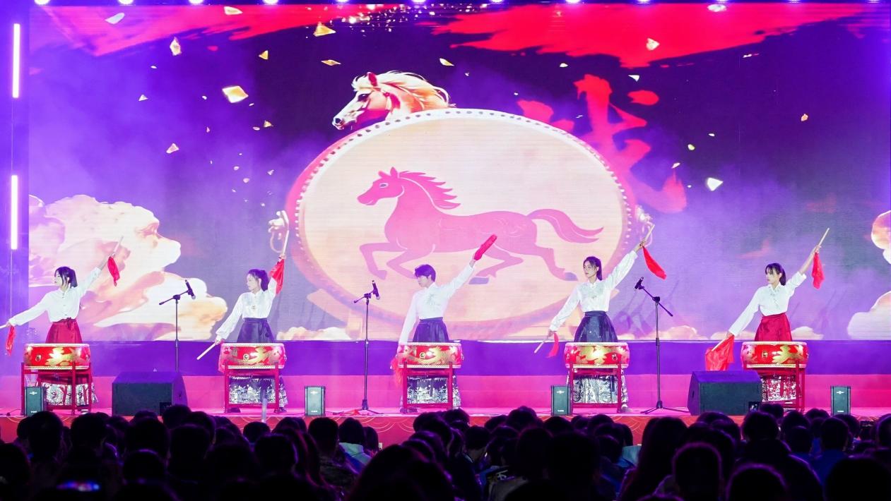 2.暖 场:醒狮迎新年