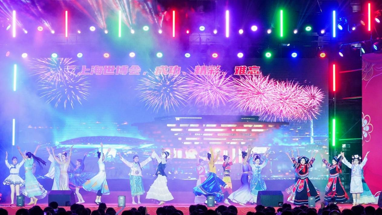 5.机电交通系、现代服务系 《崛起》 歌舞剧表演