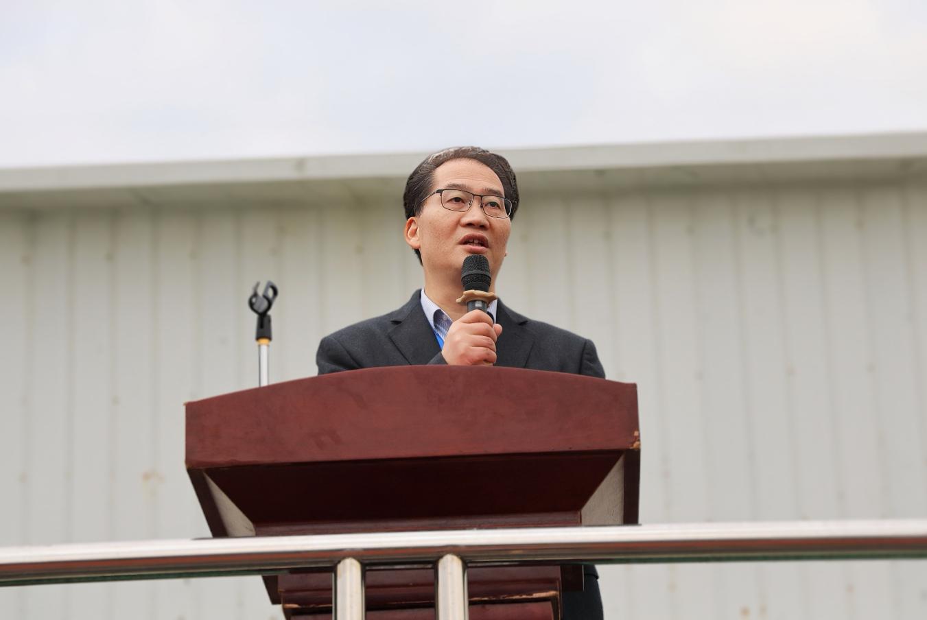 2.学校党委副书记、纪委书记、校长农安航讲授开学第一课