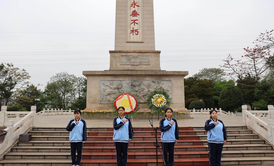 7.团员代表进行主题朗诵