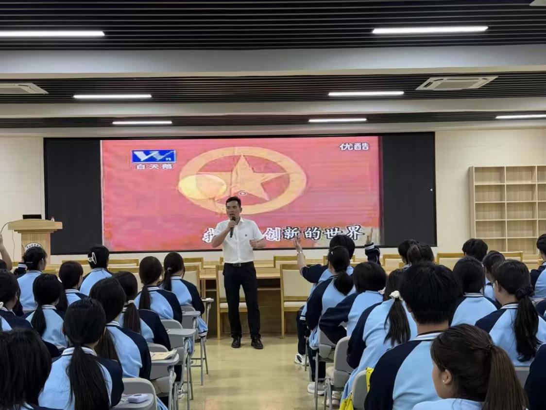 4.现代教务党支部欧忠良授课