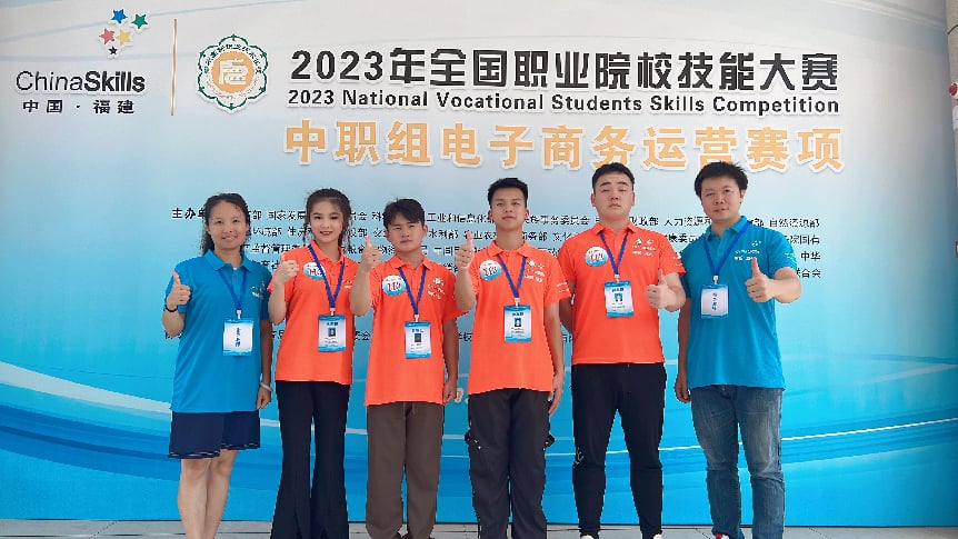 十八年深耕职教沃土，用实干书写职教答卷——  记“广西优秀教师”获得者广西商业学校杜国宁老师