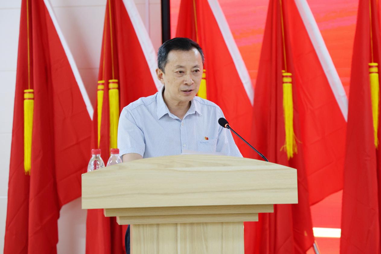 8.柳州市商务局二级调研员吴帆讲话
